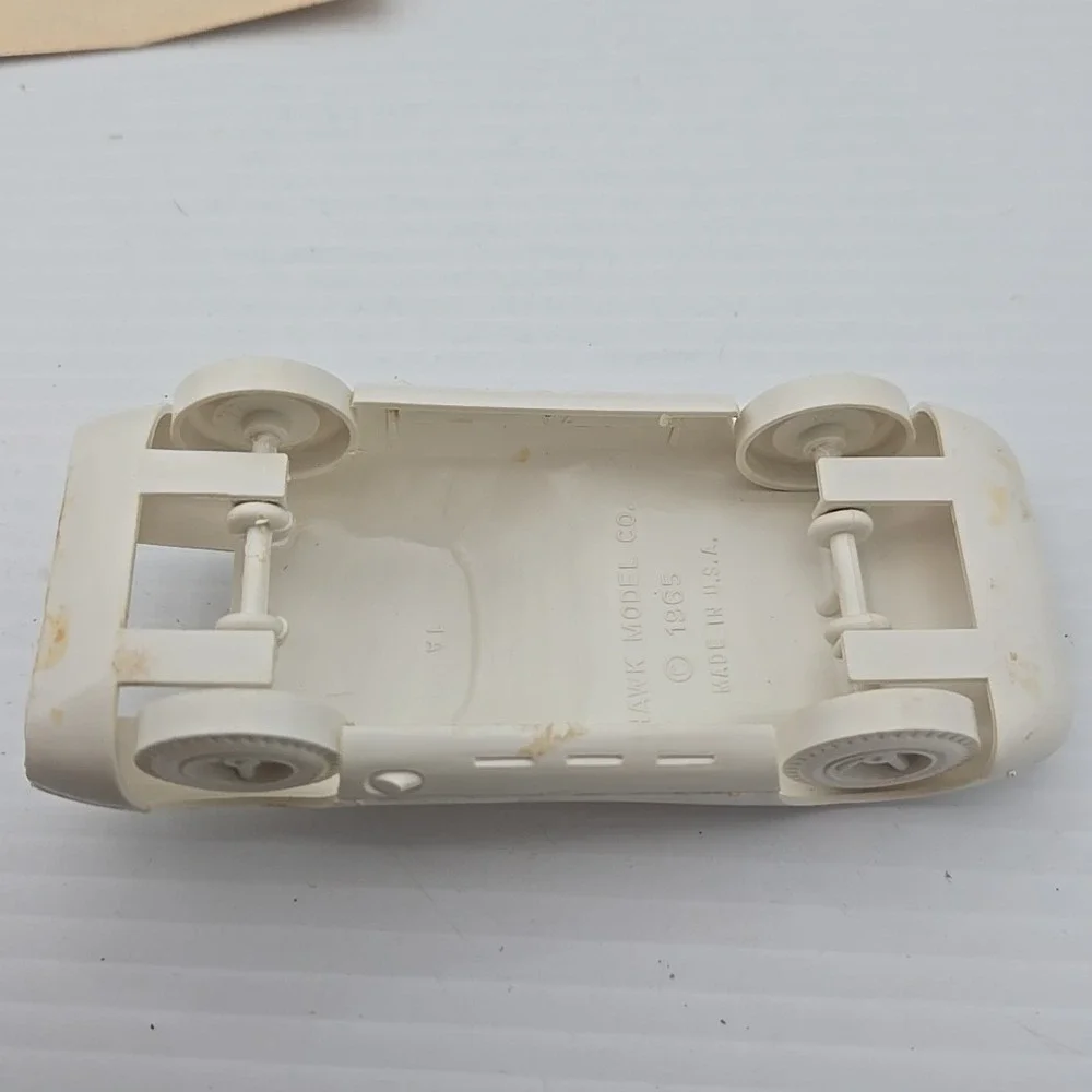 Hawk 1/32 Scale‎ Maserati 5000 GT Car  Model Kit
